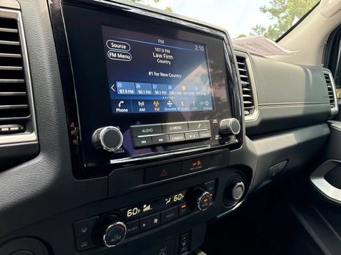 Used 2023 Nissan Frontier SV w/ SV Convenience Package RWD image 30