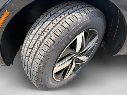 Used 2022 Kia Sorento EX image 19