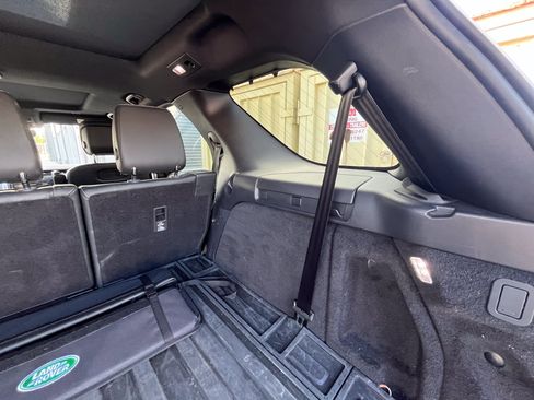 Used 2025 Land Rover Discovery S AWD/4WD image 34