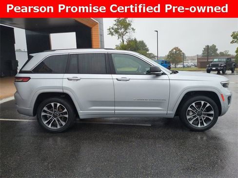 Used 2022 Jeep Grand Cherokee Overland w/ Luxury Tech Group IV image 3
