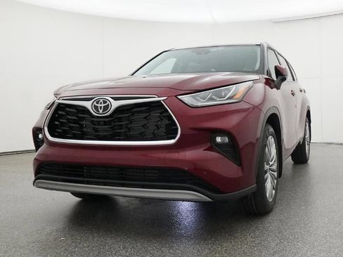 New 2026 Toyota Highlander Platinum AWD/4WD image 32