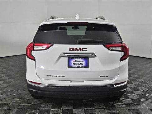 Used 2024 GMC Terrain SLT image 5