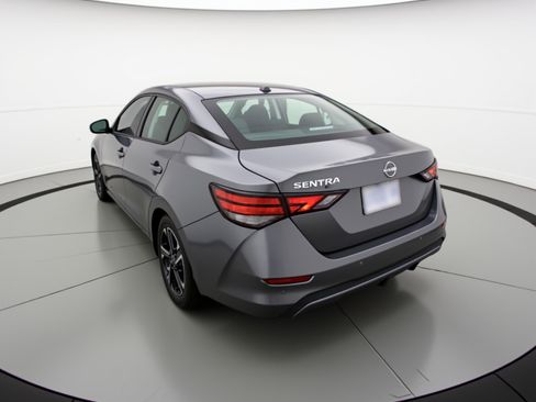 Used 2025 Nissan Sentra SV image 6