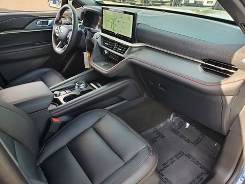 Used 2025 Ford Explorer ST-Line w/ Premium Package image 14