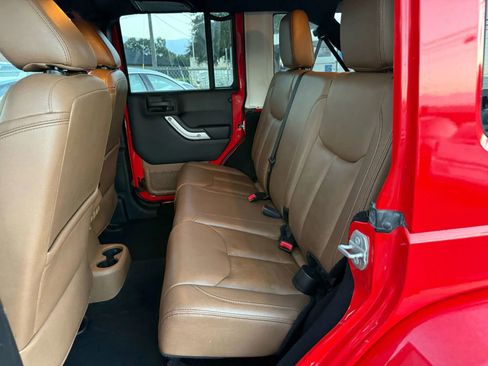Used 2015 Jeep Wrangler Unlimited Rubicon w/ Connectivity Group image 13