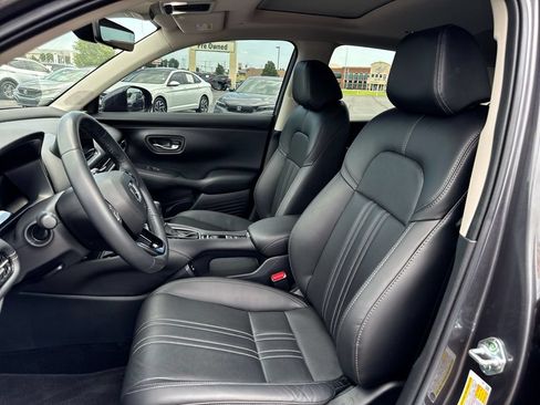 Used 2024 Honda HR-V EX-L image 11