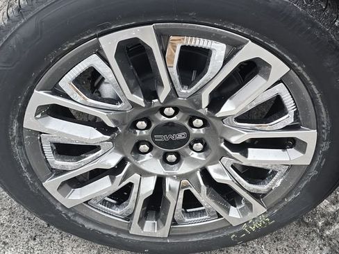 Used 2025 GMC Sierra 1500 Denali Ultimate image 34