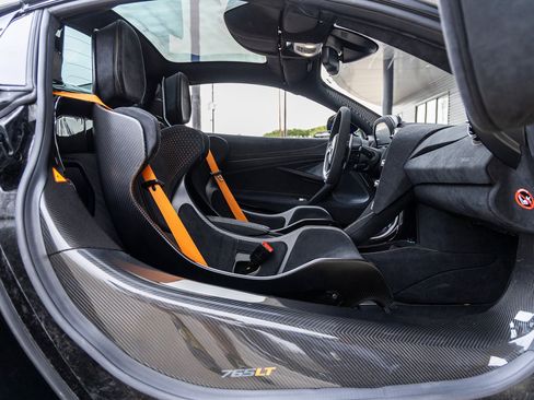 Used 2022 McLaren 765LT image 38