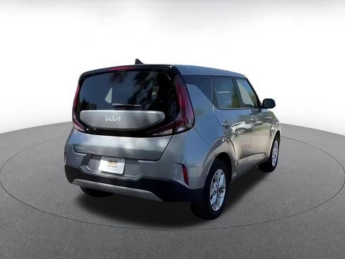 Used 2025 Kia Soul LX w/ LX Technology Package FWD image 14
