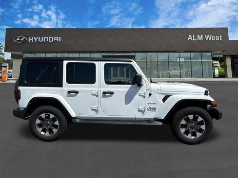 Used 2022 Jeep Wrangler Unlimited Sahara w/ Dual Top Group AWD/4WD image 4