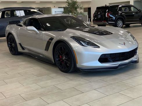 Used 2015 Chevrolet Corvette Z06 w/ 3LZ Preferred Equipment Group RWD image 1