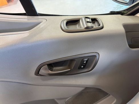 Used 2016 Ford Transit 250 130 Low Roof RWD image 17