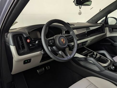 New 2026 Porsche Cayenne GTS AWD/4WD image 4