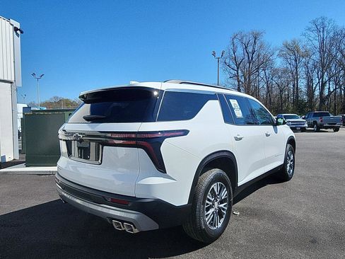 New 2026 Chevrolet Traverse LT w/ LPO, Floor Liner Package FWD image 5