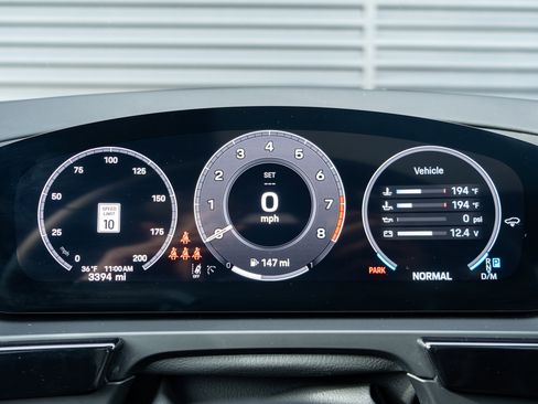 Certified 2025 Porsche Cayenne S image 29