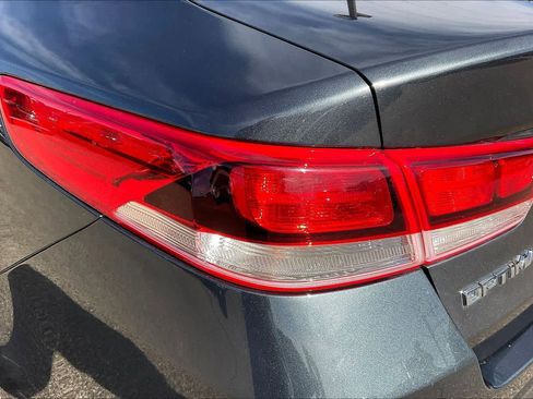 Used 2020 Kia Optima LX image 28