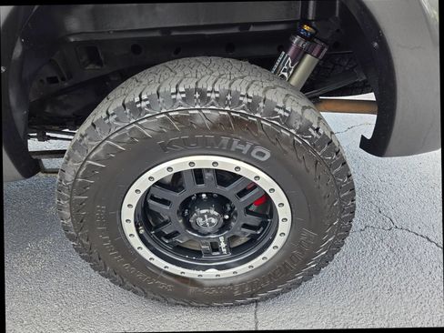 Used 2017 Ford F150 Lariat w/ Equipment Group 502A Luxury AWD/4WD image 46