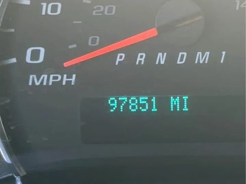 Used 2019 Chevrolet Express 3500 w/ Driver Convenience Package RWD image 10