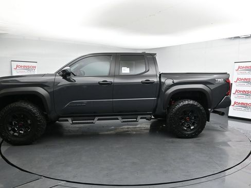 Used 2025 Toyota Tacoma TRD Off-Road image 5