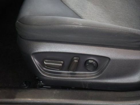 Used 2018 Toyota Camry LE image 13