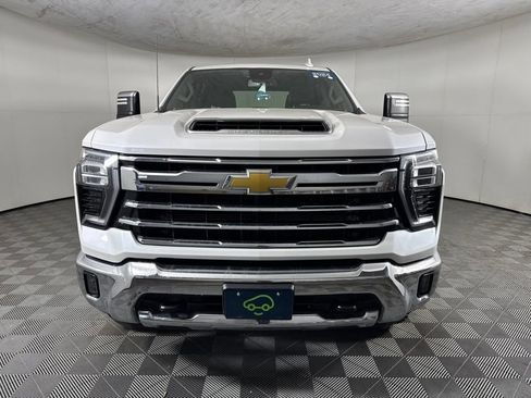 Used 2024 Chevrolet Silverado 2500 LTZ AWD/4WD image 2