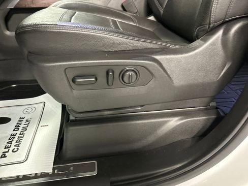 Used 2020 GMC Sierra 2500 Denali w/ Denali Ultimate Package image 13