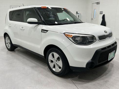 Used 2016 Kia Soul image 2