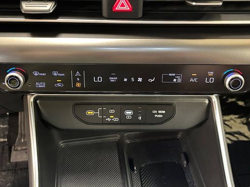 Used 2025 Kia Carnival SX Prestige FWD image 29