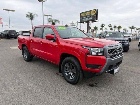 Certified 2025 Nissan Frontier SV RWD image 1
