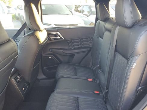 New 2026 Mitsubishi Outlander SEL image 18