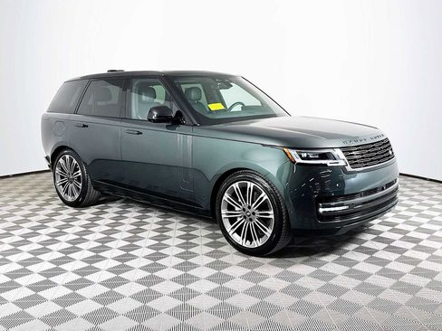Used 2024 Land Rover Range Rover SE image 3
