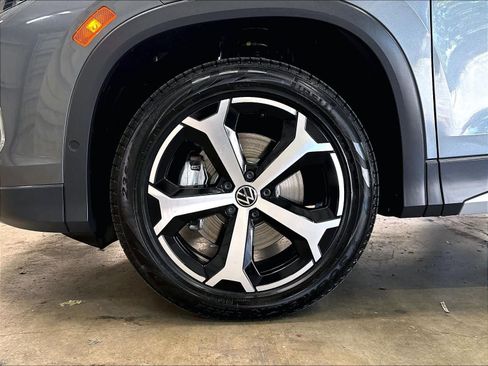 New 2026 Volkswagen Tiguan SE AWD/4WD image 13