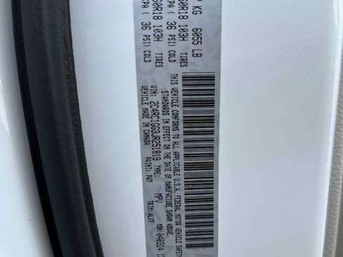 Used 2018 Chrysler Pacifica Limited image 32