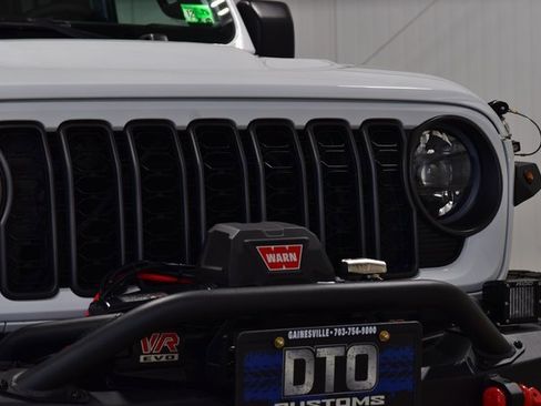 Used 2024 Jeep Wrangler Unlimited Rubicon image 9