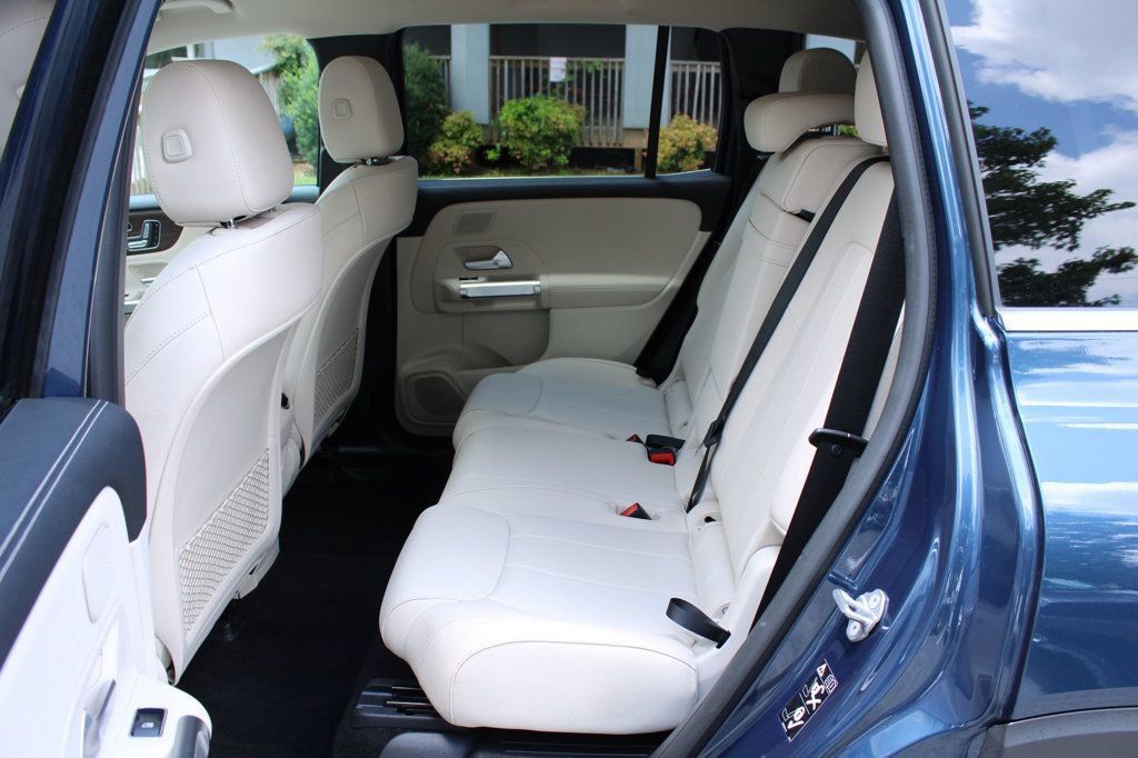 Used 2023 Mercedes-Benz EQB 300 4MATIC image 36