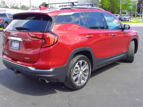 Used 2019 GMC Terrain SLT w/ Preferred Package AWD/4WD image 2