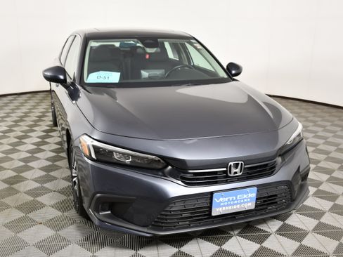 Certified 2024 Honda Civic EX image 3