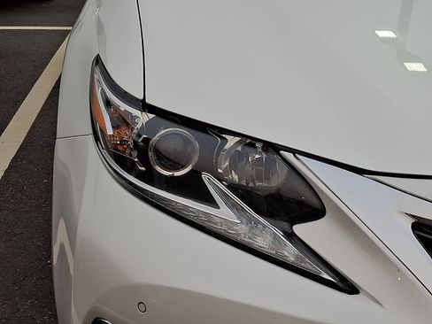 Used 2016 Lexus ES 350 w/ Navigation System Package FWD image 9