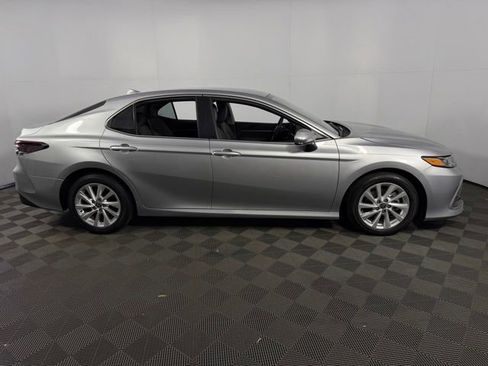 Used 2023 Toyota Camry LE image 10