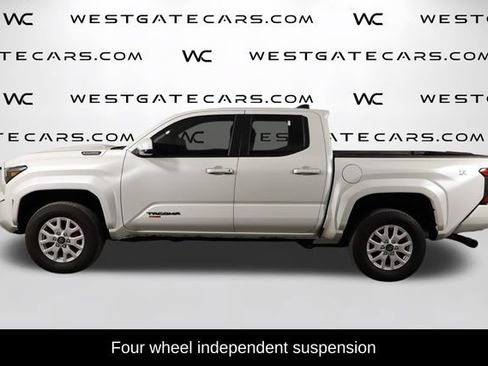 Used 2025 Toyota Tacoma TRD Sport AWD/4WD image 5