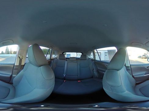 Used 2025 Toyota RAV4 LE image 41