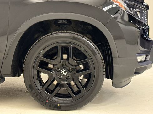 Certified 2024 Honda Passport Black Edition image 7