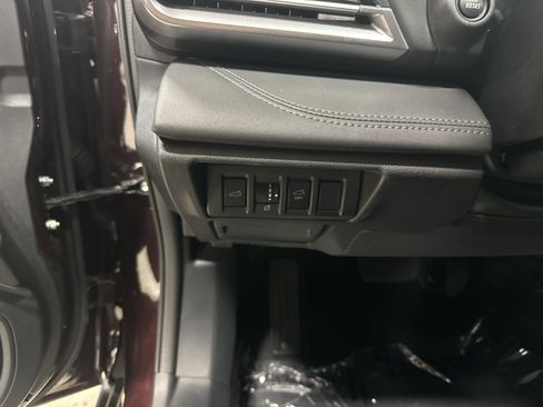 Used 2024 Subaru Outback Touring XT AWD/4WD image 37