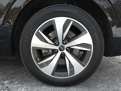 Used 2024 Audi Q8 e-tron Premium Plus image 69