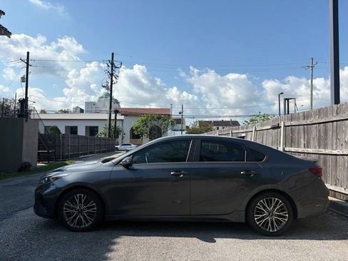 Used 2022 Kia Forte GT-Line FWD image 2