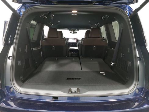 New 2025 Nissan Armada SL w/ Captain's Chari Seat Package image 14