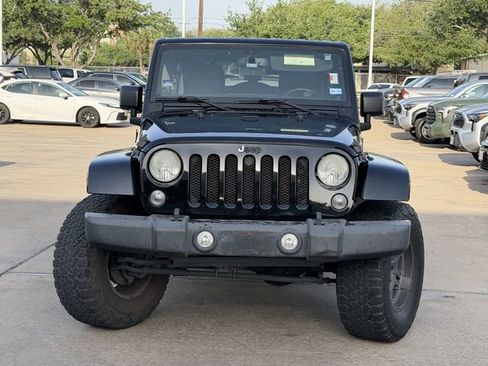 Used 2013 Jeep Wrangler Unlimited Sahara w/ Connectivity Group image 2