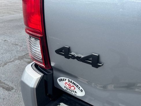 Used 2021 Toyota Tacoma SR5 w/ Technology Package AWD/4WD image 30