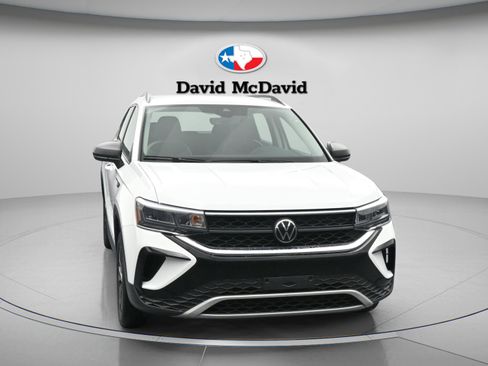Used 2023 Volkswagen Taos S w/ Driver Assistance Package FWD image 2