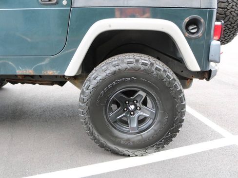 Used 2006 Jeep Wrangler X w/ Tire & Wheel Group (Ecco) AWD/4WD image 41